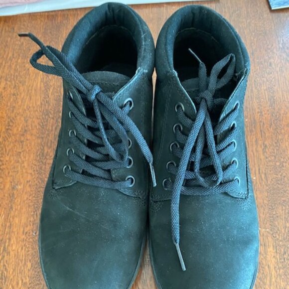 Timberland Shoes - Z Timberland Women’s Dausette Chukka Black Sneaker Boots size 8.5
